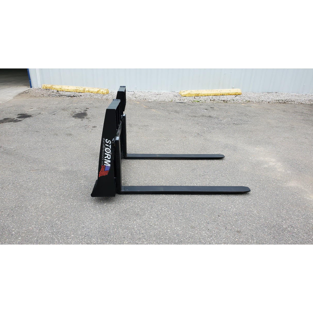 Glacier Attachments - Storm 4500 lb Pallet Forks