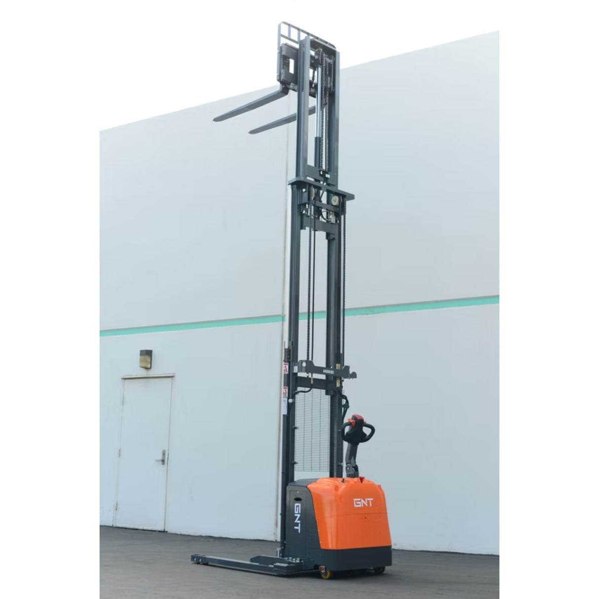 GNT G44CS-Li Lithium Side-Shift Electric Straddle Stacker