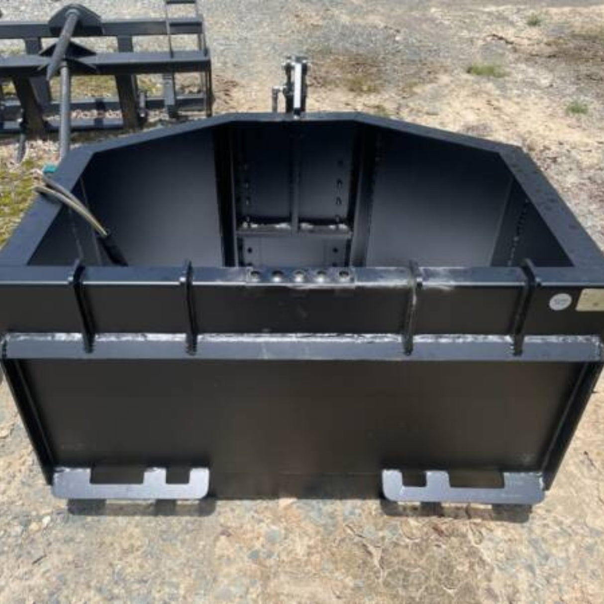 Loflin Fabrication Skid Steer Hydraulic Concrete Bucket