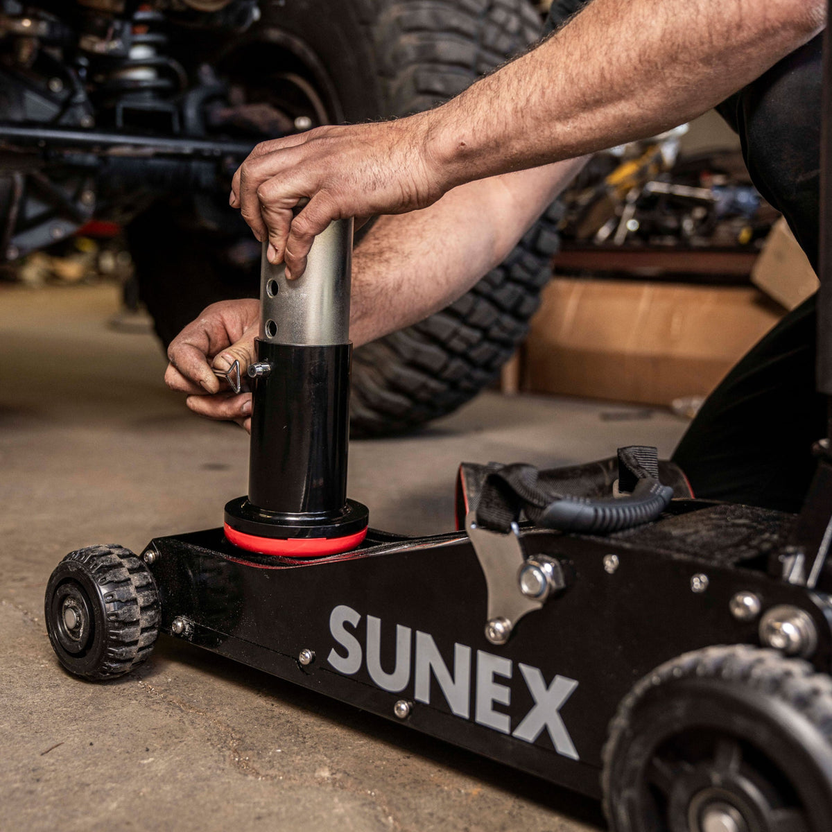 SUNEX 6602RJ 2-Ton Big Wheel Jack