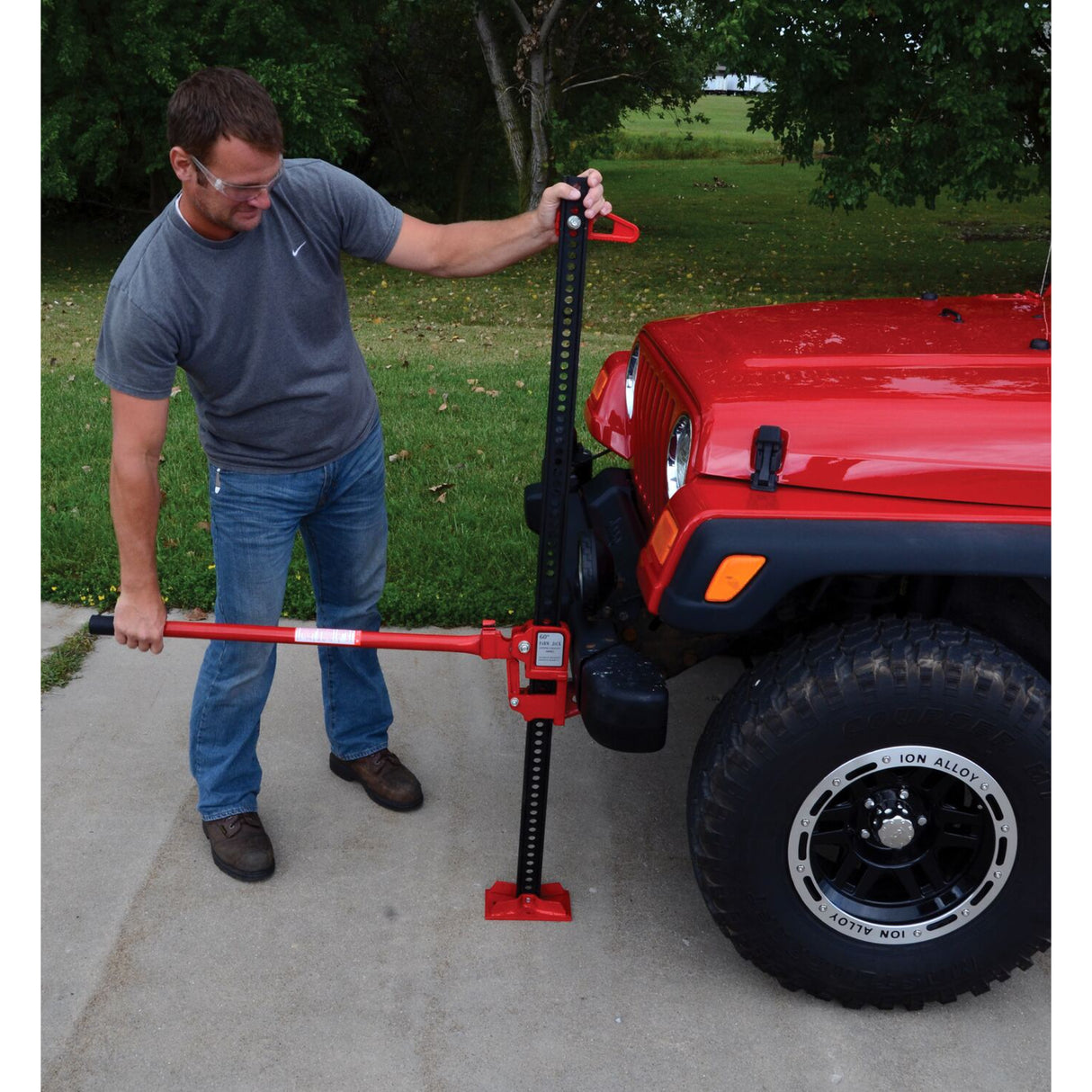 Vestil HDFJ Heavy Duty Farm Jack — Cast Iron Ratchet Jack for Lift, Pull & Push