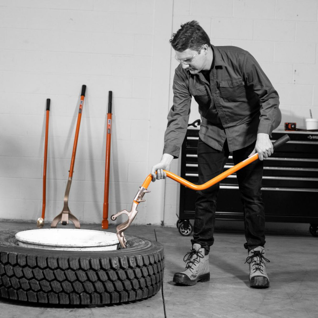 Martins Industries Super Single Tire Demounting Tool (MDT-SS) – Manual Demount Tool for Super Single & Wide-Base Truck Tires, 4-Step Process