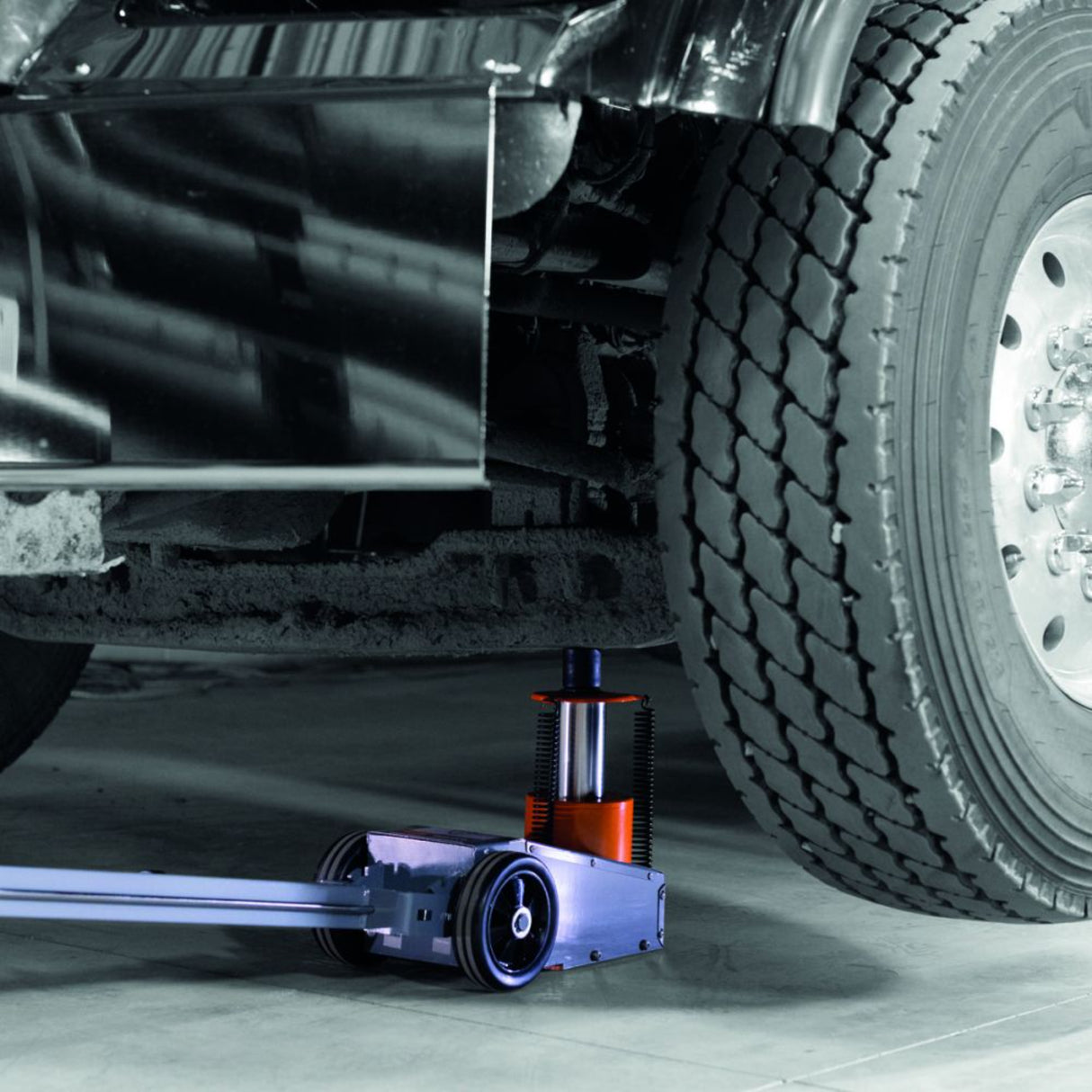 Martins Industries 22-Ton Professional Air/Hydraulic Floor Jack (MFJ-20T) – Heavy-Duty Air-Powered Service Jack for Light Commercial & Industrial Trucks, 44,000 lb Capacity