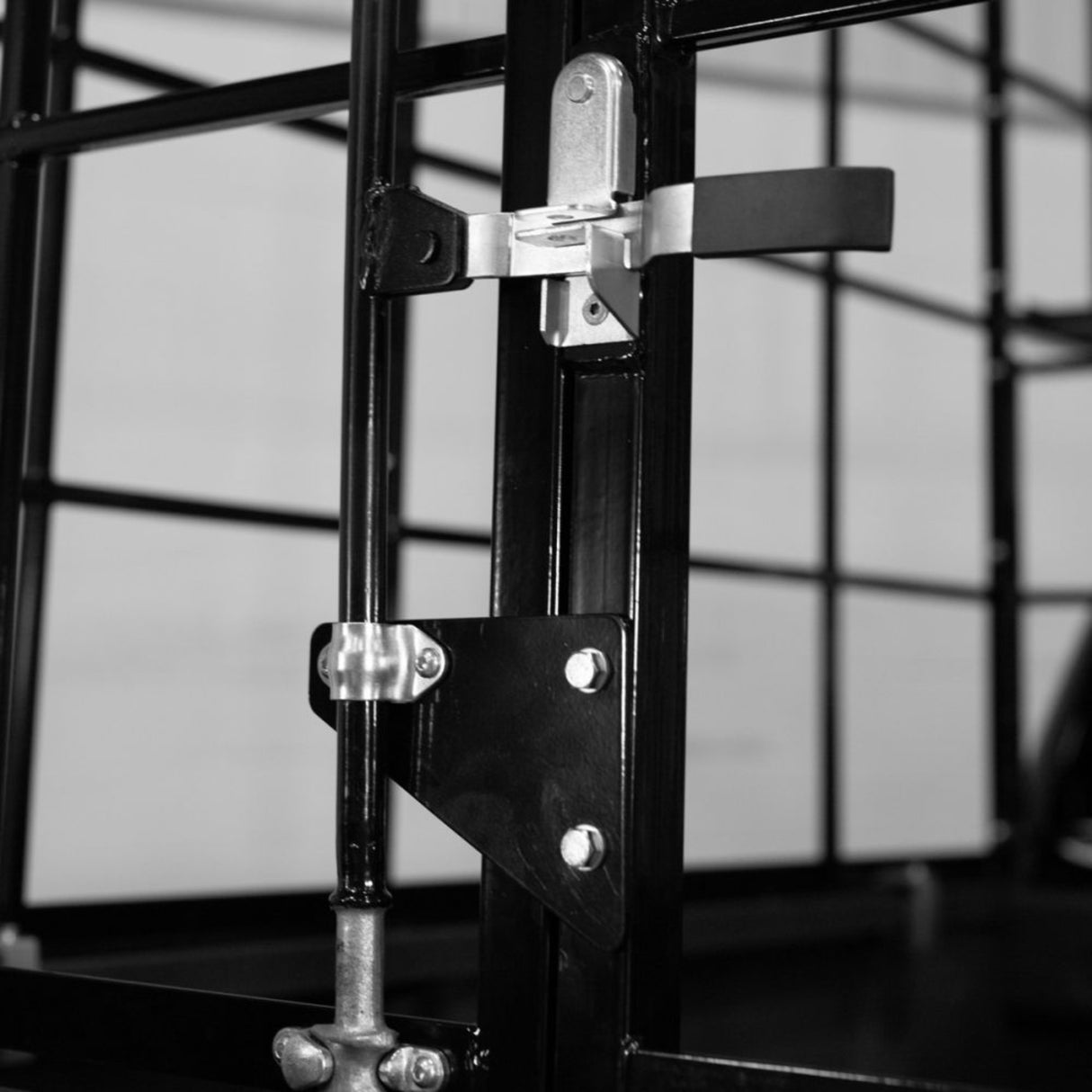 Martins Industries Xpeditor M-100 Pickup Truck Tire Cage (MPTX-100) – Tire Transport Cage for 6.5′ & 8′ Pickup Beds, Hauls up to 100 Tires, No-Drill Install