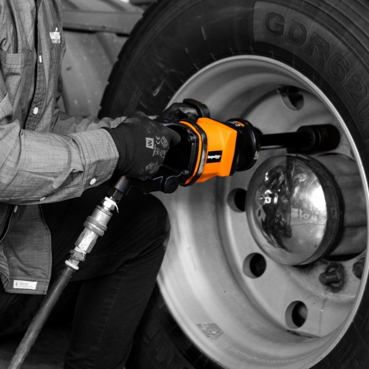 Martins Industries Impulse 1-LW Lightweight Impact Wrench – 1,800 ft-lb Max Torque