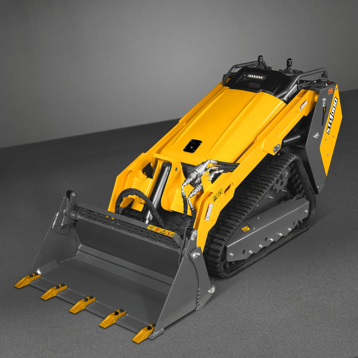 MechMaxx 25HP Stand-On Mini Skid Steer Loader with Kubota D1105 Engine