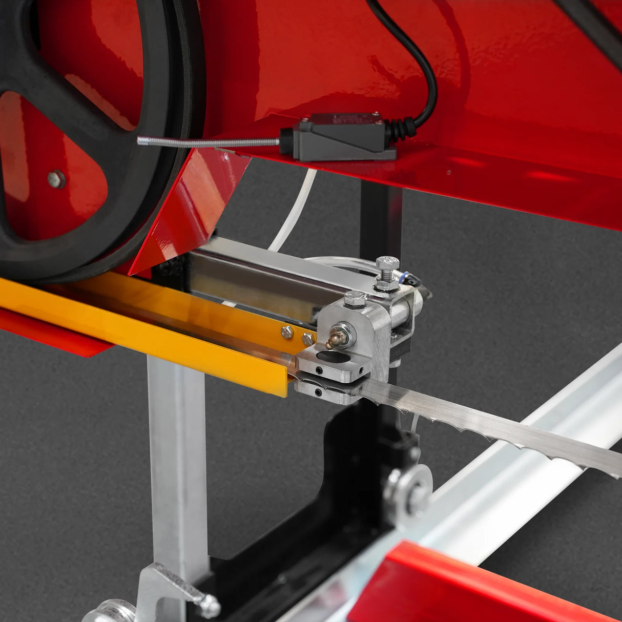 MechMaxx 22" Gas-Powered Portable Sawmill, 274cc 8.1HP DUCAR Engine
