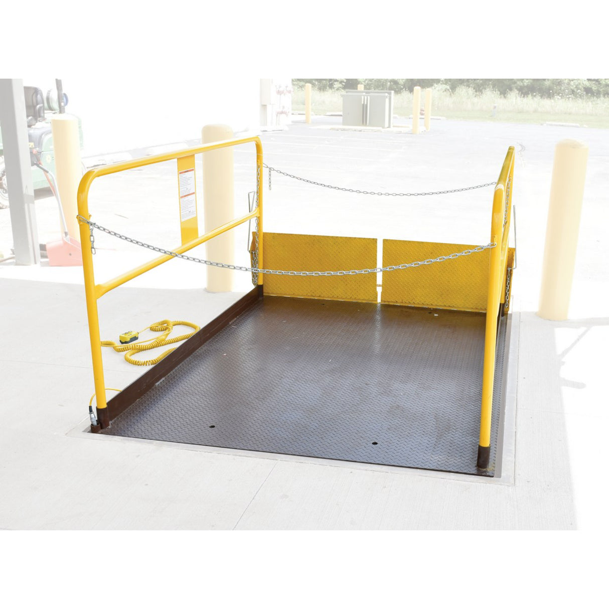 Vestil WL-100 Premium Truck Scissor Dock Lift - 5,000 lb Capacity