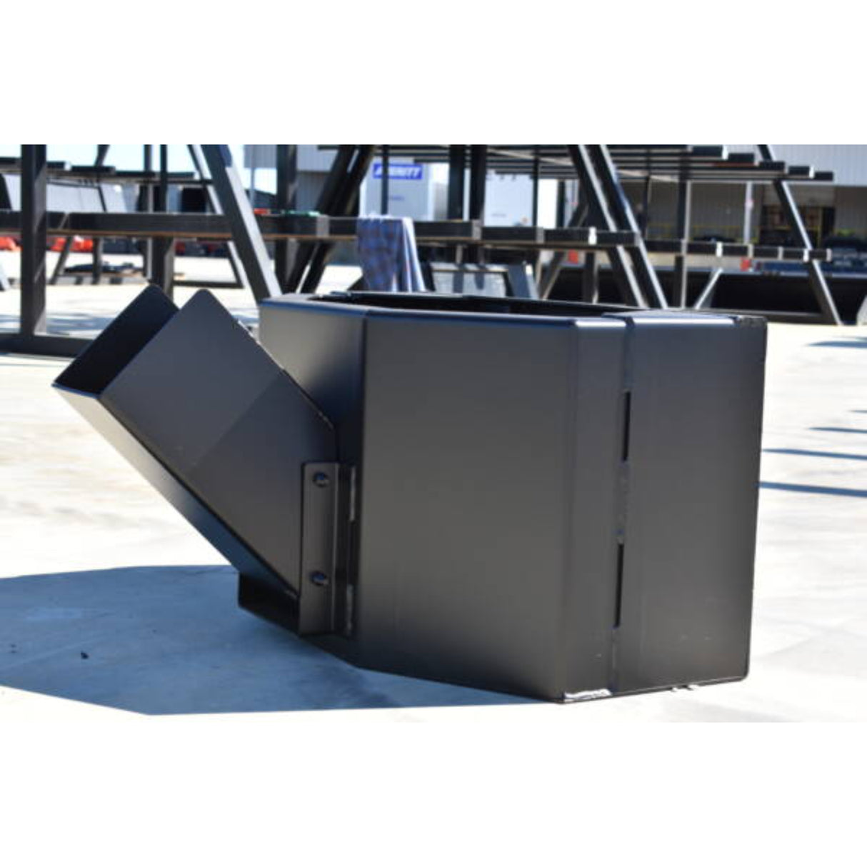 Loflin Fabrication Mini Concrete Bucket