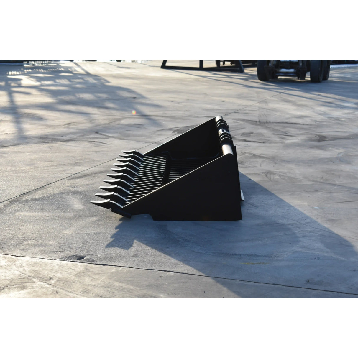 Loflin Fabrication Old Style Skid Steer Rock Bucket with Teeth