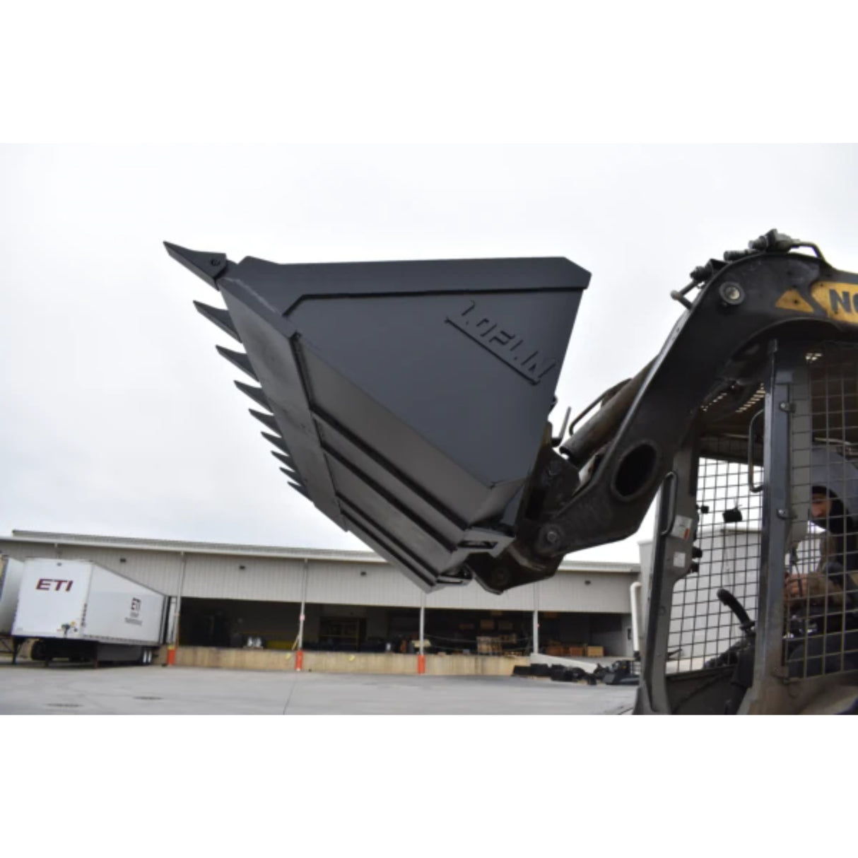 Loflin Fabrication Skid Steer Xtra Heavy Duty Low Profile Bucket