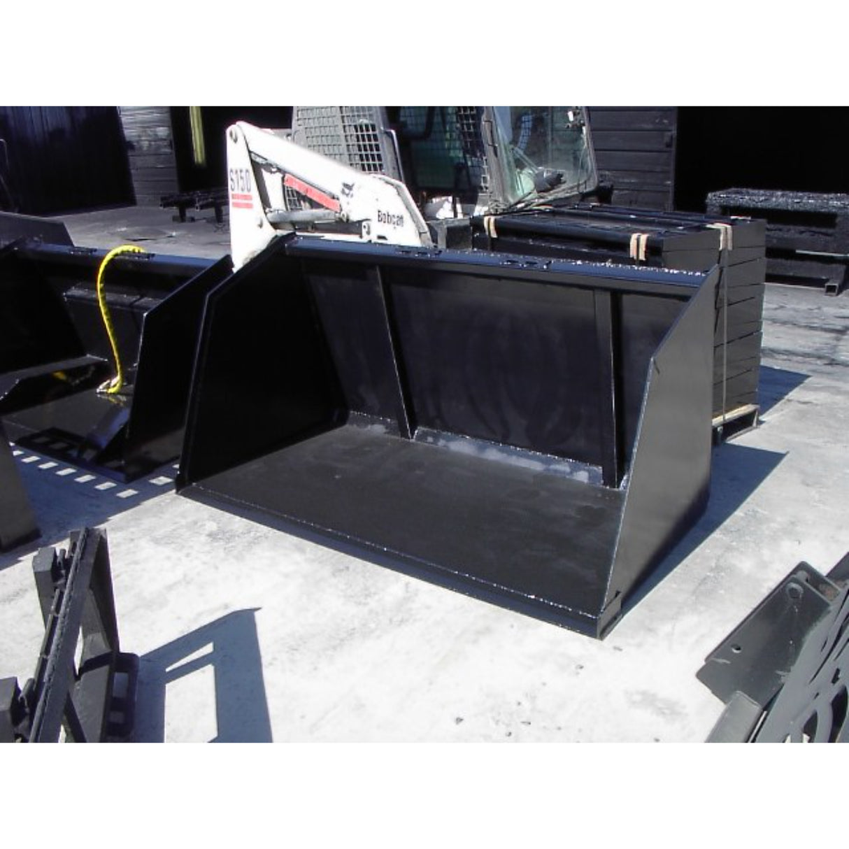 Loflin Fabrication Skid Steer Turkey Litter Bucket