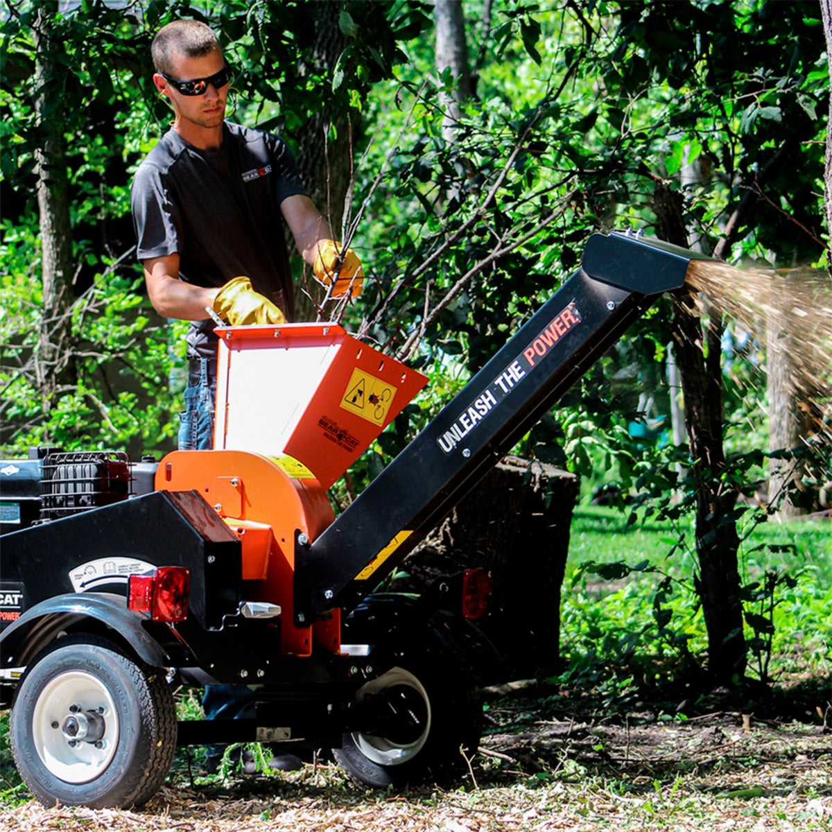 Bear Cat CH4420 4 In. Towable Chipper | 13 HP Briggs & Stratton XR