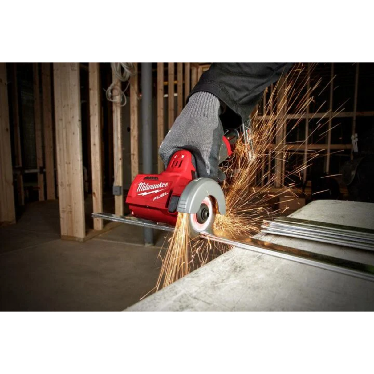 Milwaukee M12 FUEL 3 in. Compact Cut Off Tool Kit