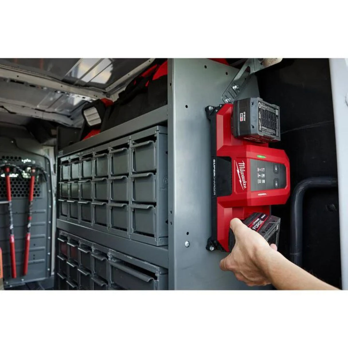 Milwaukee M18 Dual Bay Simultaneous Super Charger with 4 Point Mounting