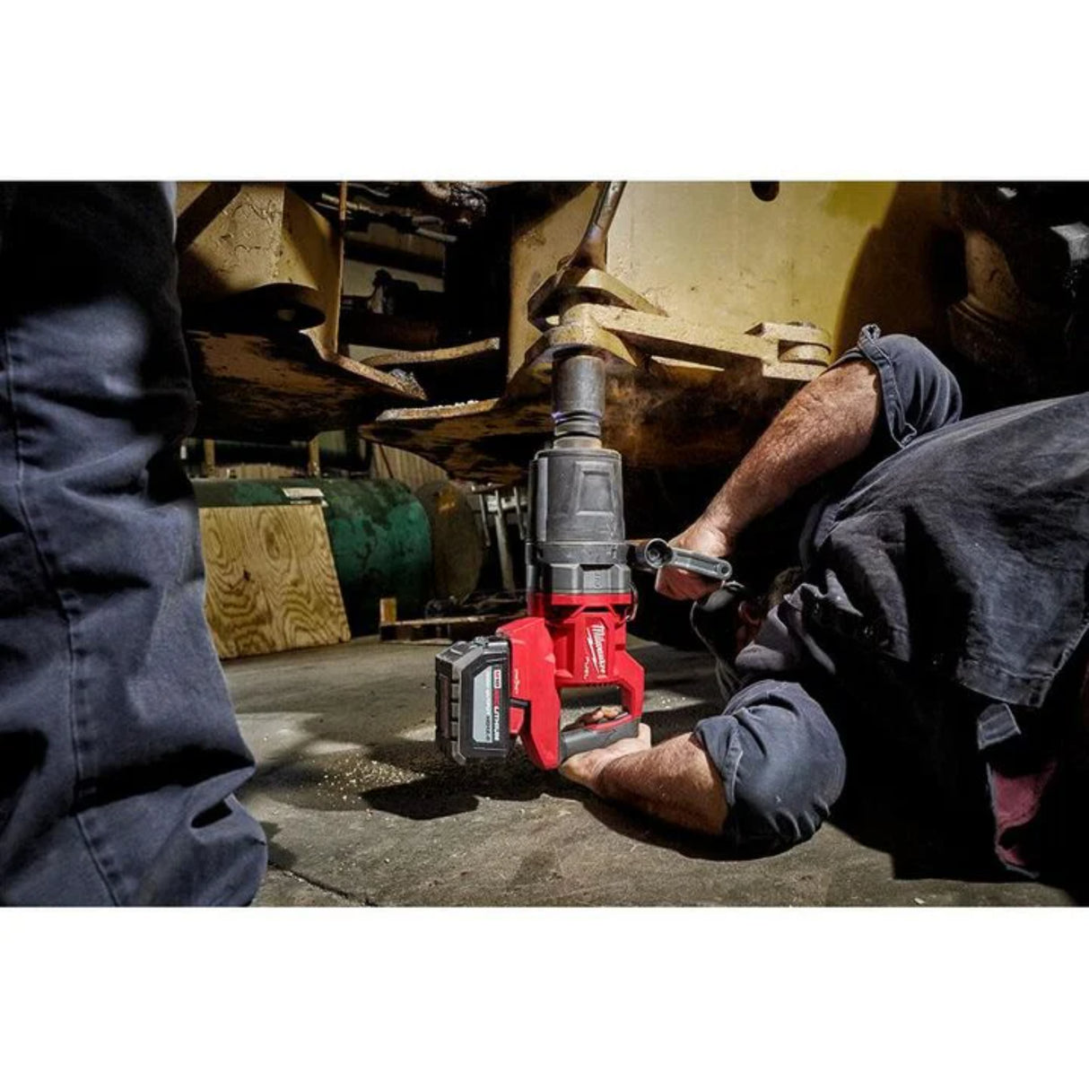 Milwaukee M18 FUEL 1 in. D-Handle High Torque Impact Wrench with ONE-KEY Kit