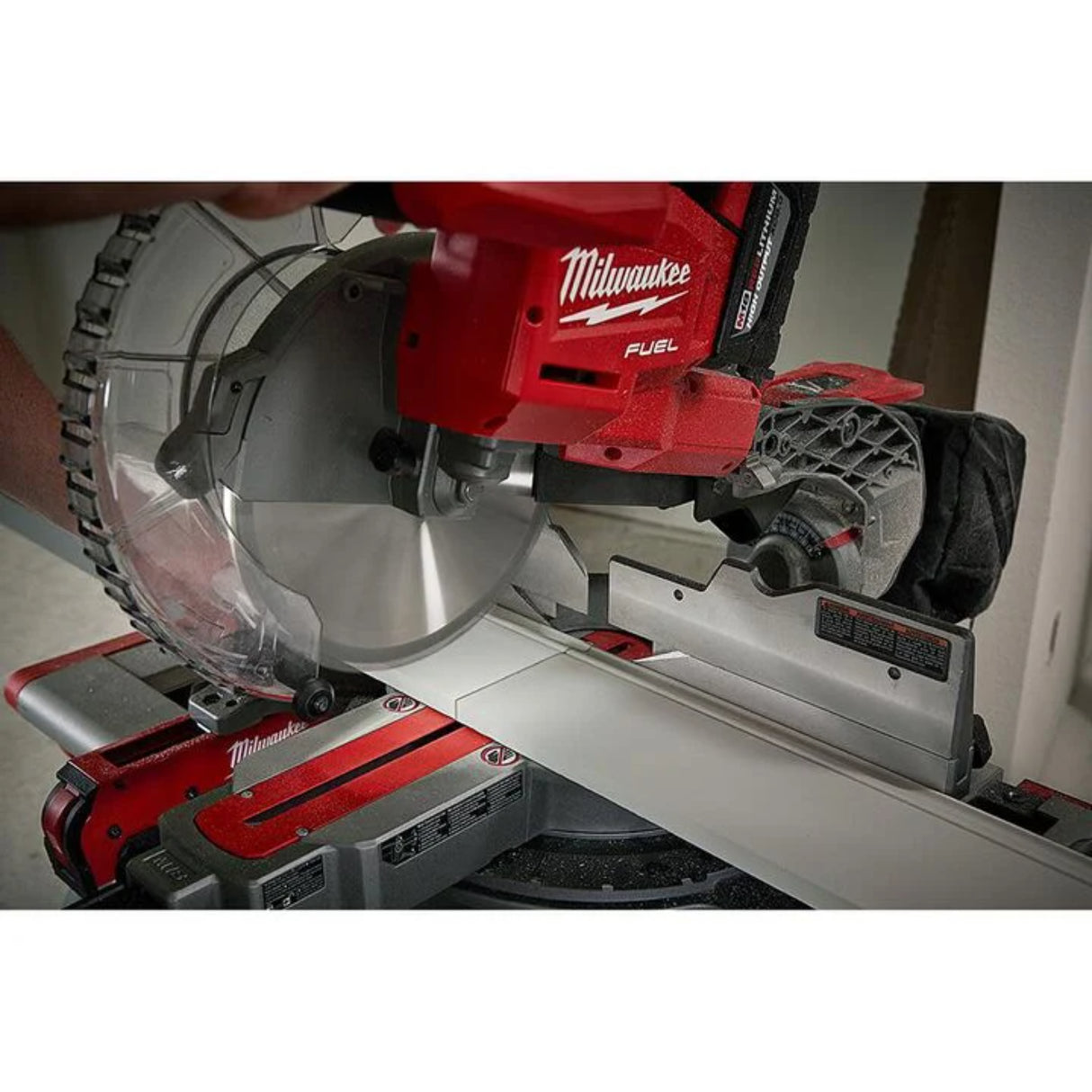 Milwaukee M18 FUEL 10inch Dual Bevel Sliding Compound Miter Saw Kit
