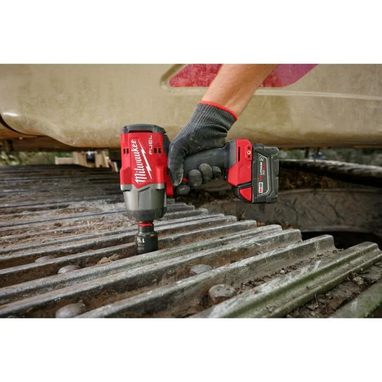 Milwaukee M18 FUEL 1/2 in High Torque Impact Wrench with Friction Ring Kit
