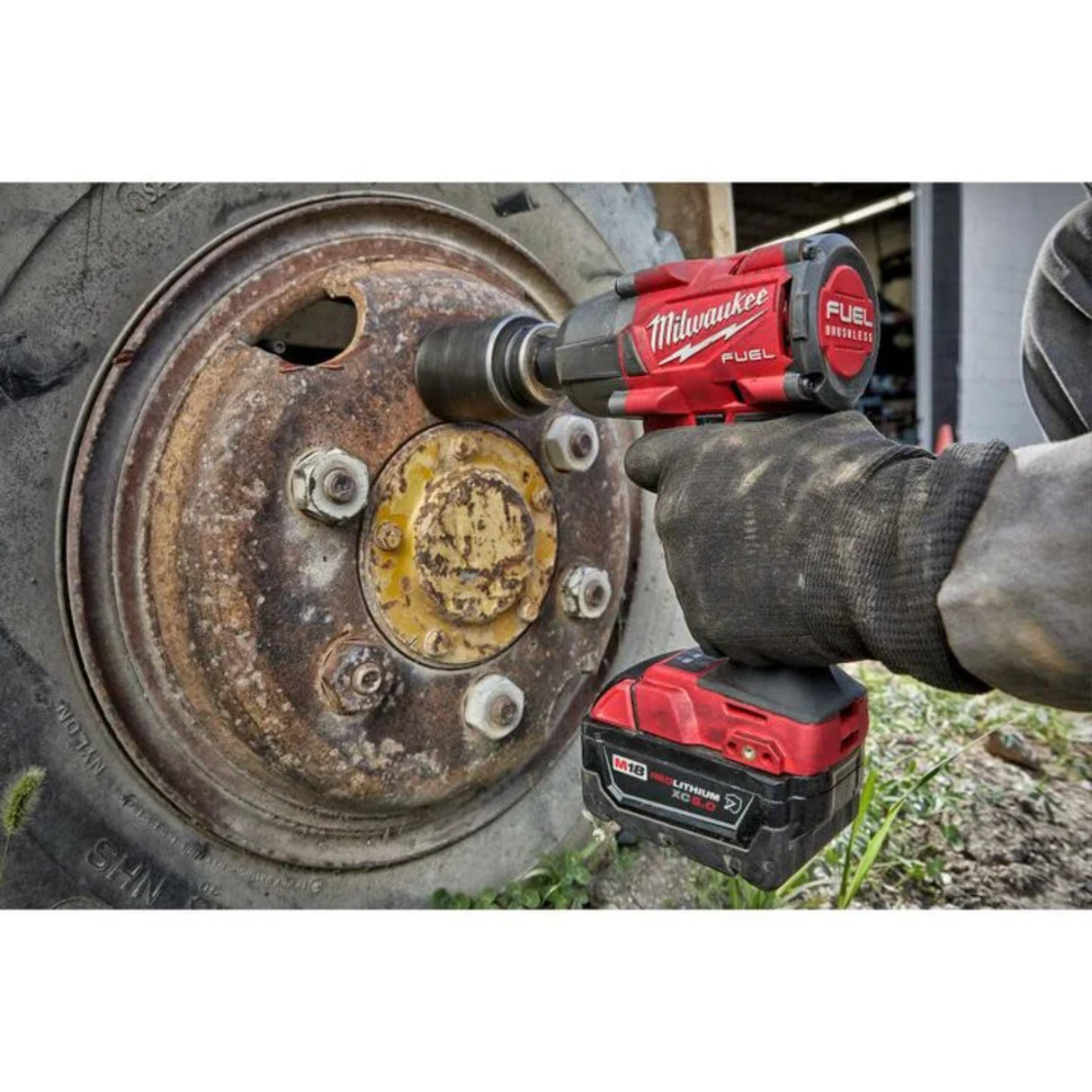 Milwaukee M18 FUEL 1/2 Mid-Torque Impact Wrench with Pin Detent (Bare Tool)
