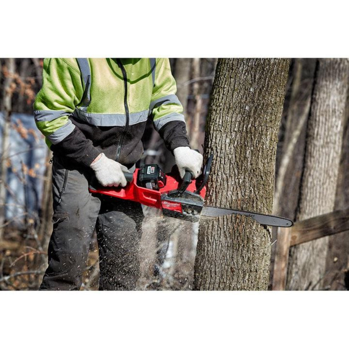 Milwaukee M18 FUEL 16 in. Chainsaw Kit