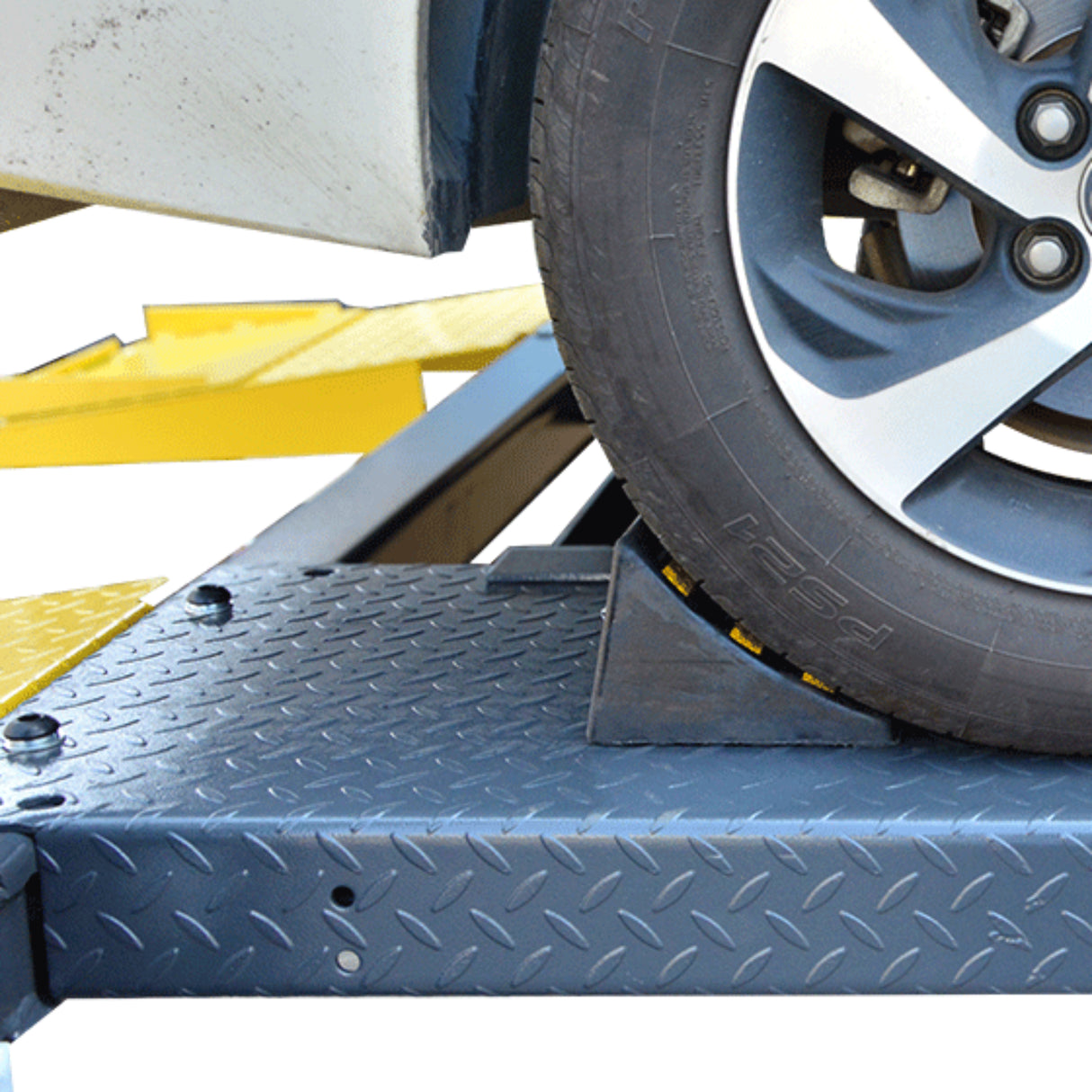 AMGO 407-P 7,000 lb 4-Post Parking Lift Standard Storage Model