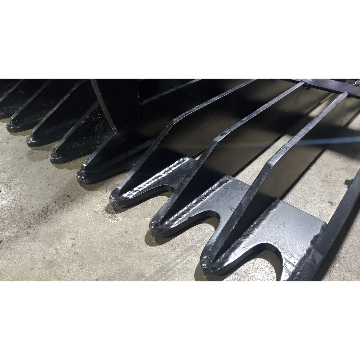 Glacier Attachments Rock/Brush Grapple for Skid Steers