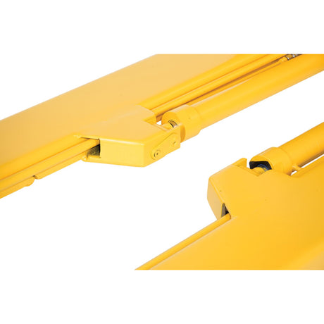 Vestil CTD-H-TP-3000 Hydraulic Fork Truck Crate Turner/Dumper — 3,000 lb Powered Forklift Attachment