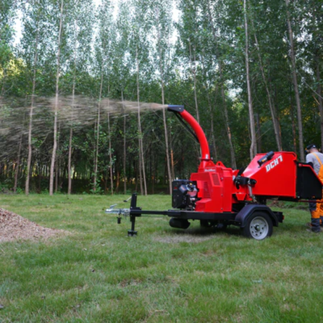 MechMaxx - 25HP 750cc ZONSEN Twin Cylinder Gas Powered 7” Hydraulic Feed Wood Chipper, Highway Towable DCH7