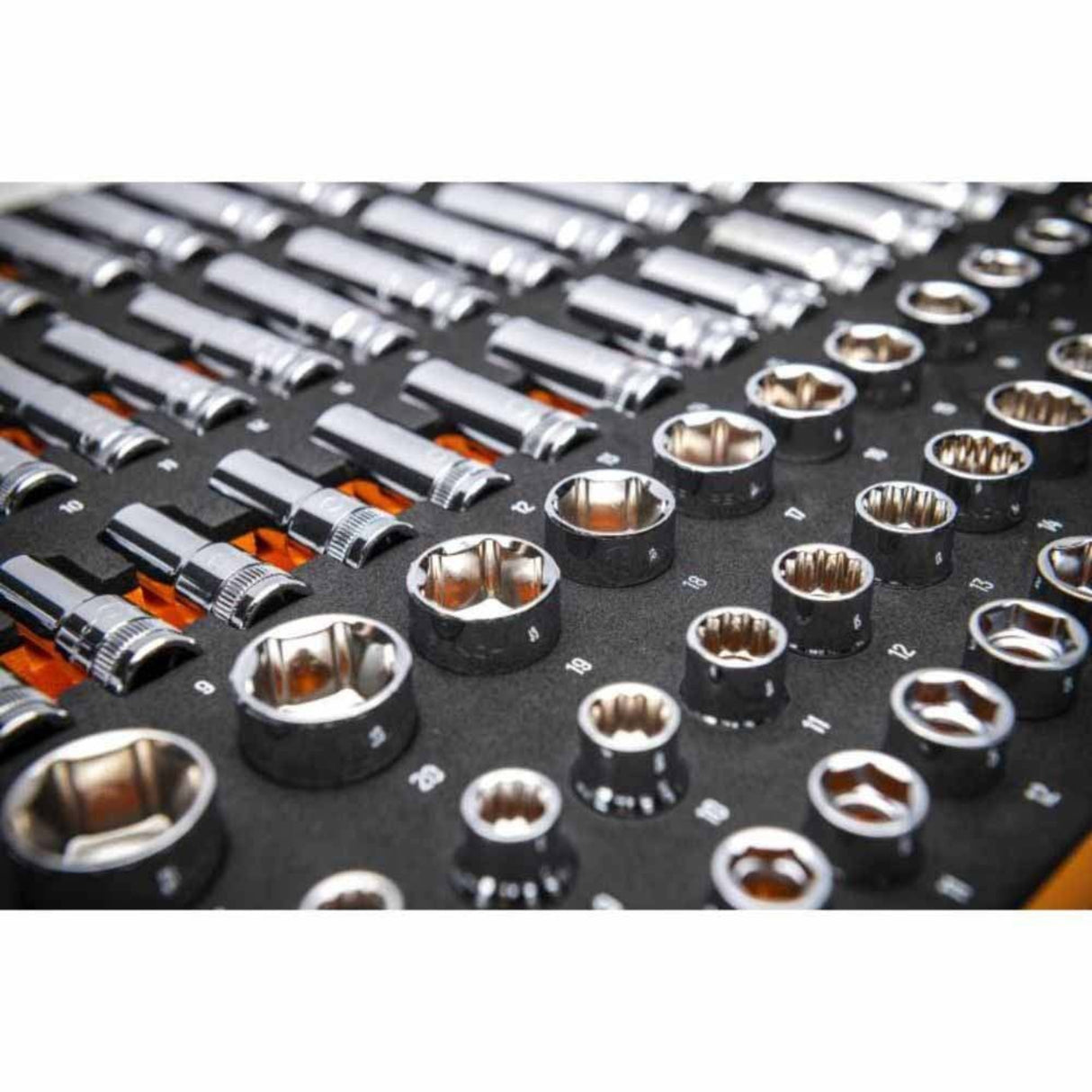 GearWrench GWMSSKT38MM 104-Pc 3/8" Drive Master Metric Socket Set — 6 & 12 Point, Foam Tray