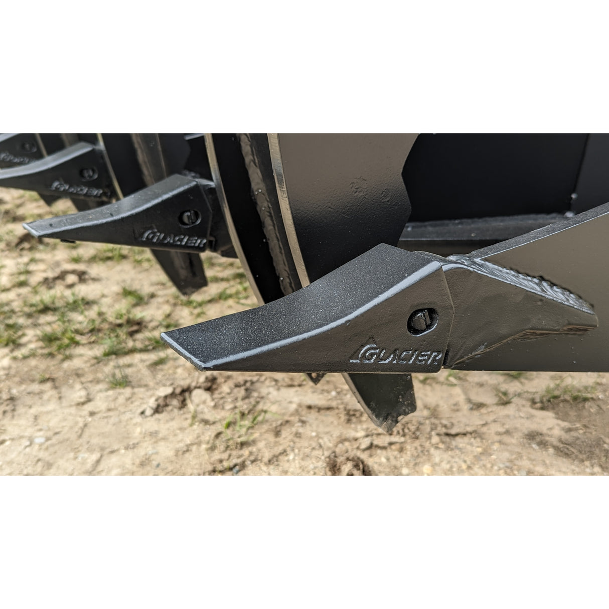 Glacier Attachments Extreme Rake/Brush Grapple for Skid Steers