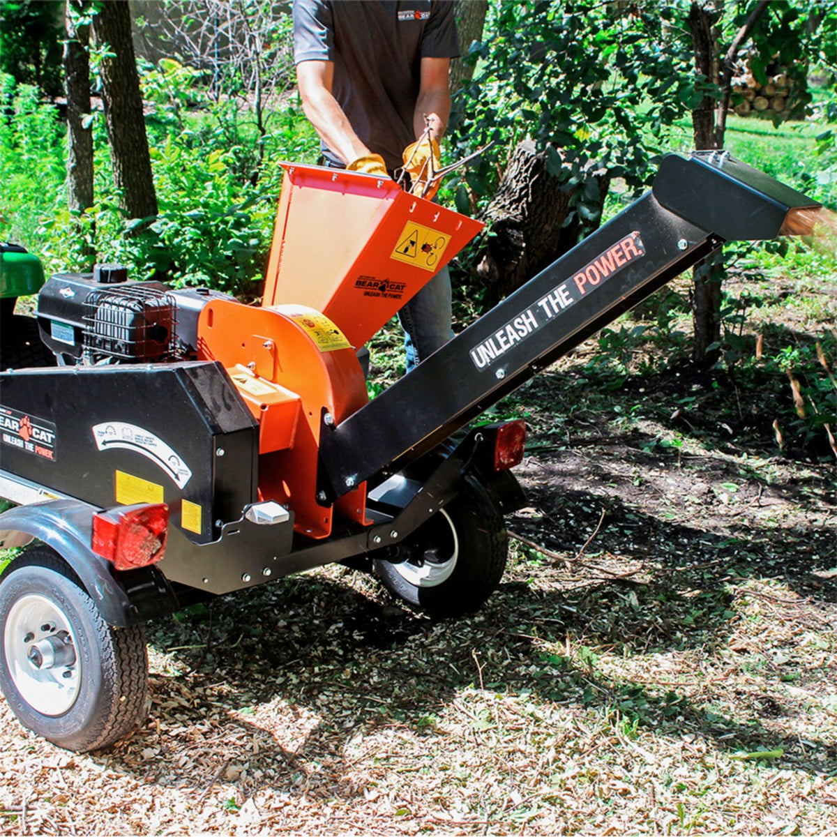 Bear Cat CH4420 4 In. Towable Chipper | 13 HP Briggs & Stratton XR