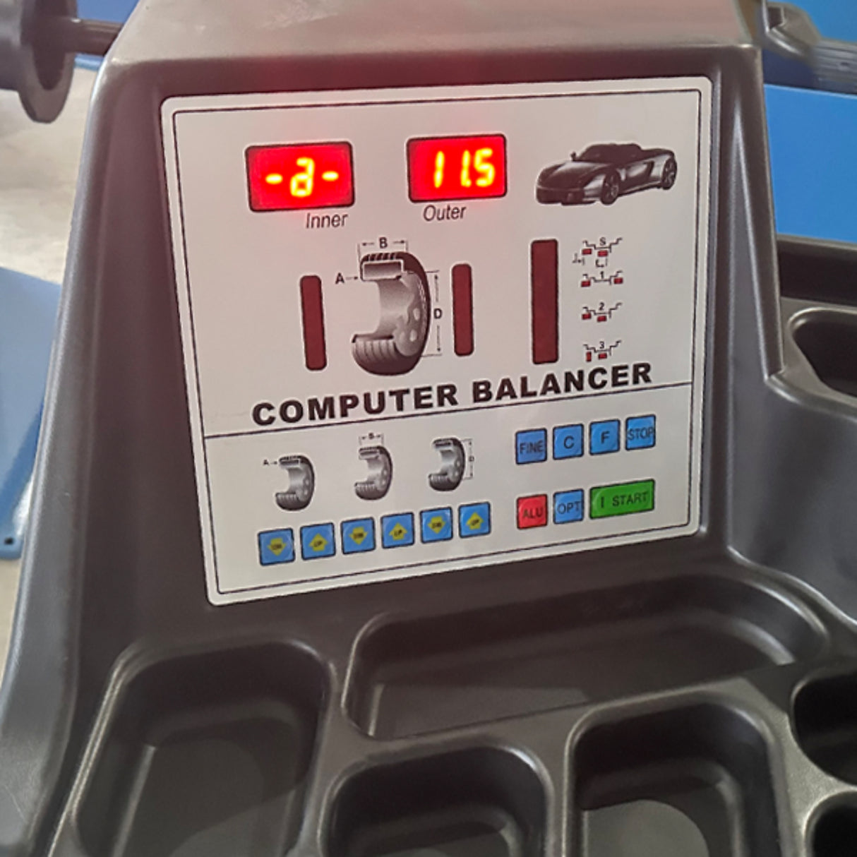 M&E ME-B600 Wheel Balancer