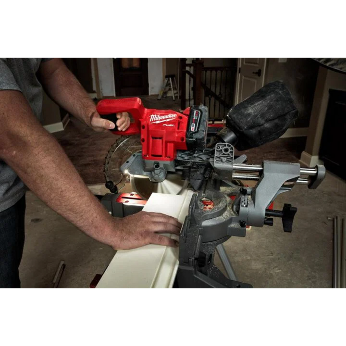 Milwaukee Folding Miter Saw Stand