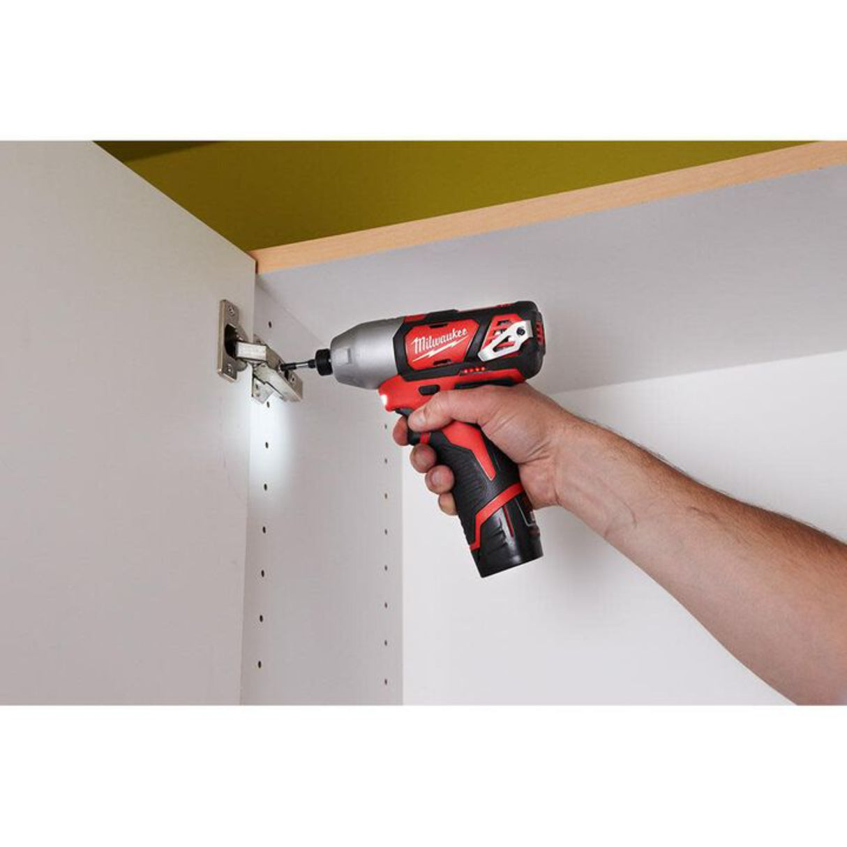 Milwaukee M12 1/4 in. Hex Impact Driver Kit