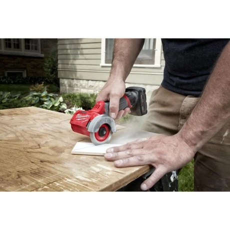 Milwaukee M12 FUEL 3 in. Compact Cut Off Tool Kit