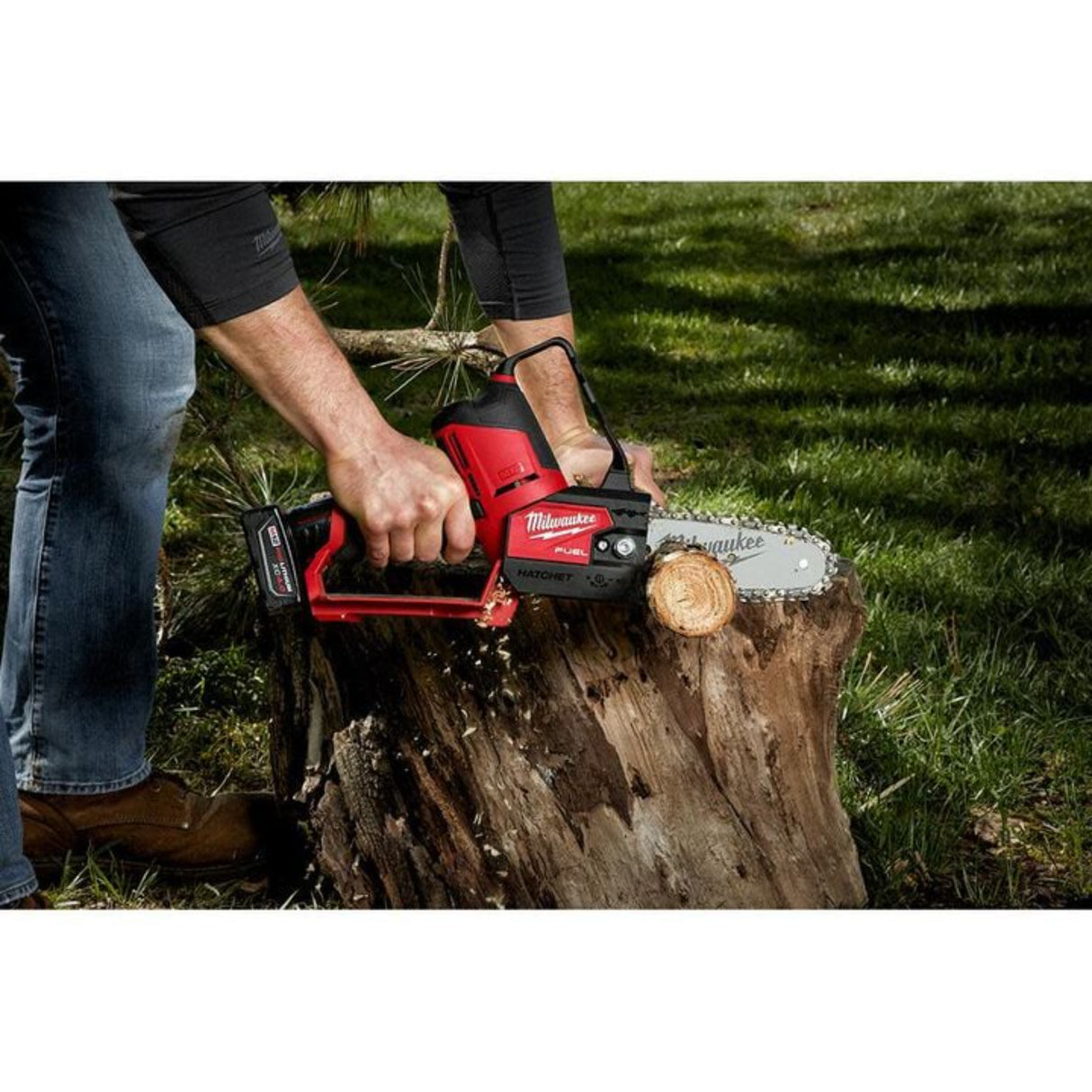 Milwaukee M12 FUEL HATCHET 6 In. Pruning Saw Kit