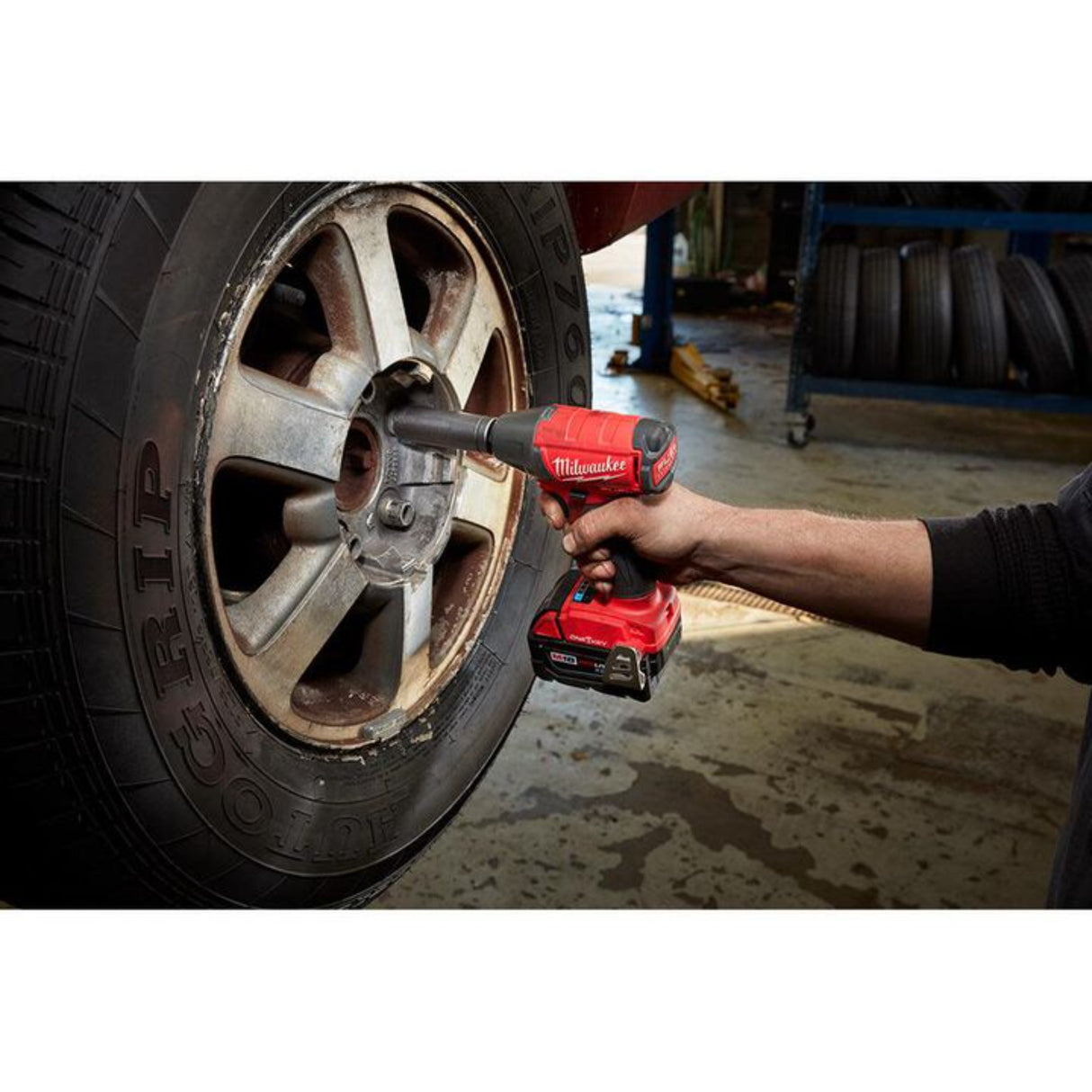 Milwaukee M18 FUEL 1/2 in. Compact Impact Wrench with Pin Detent with ONE-KEY (Bare Tool)