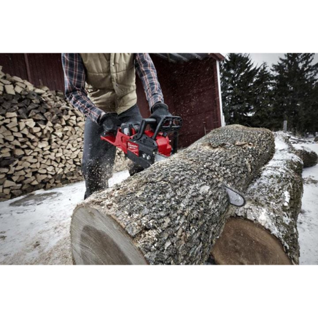 Milwaukee M18 FUEL 16 in. Chainsaw Kit