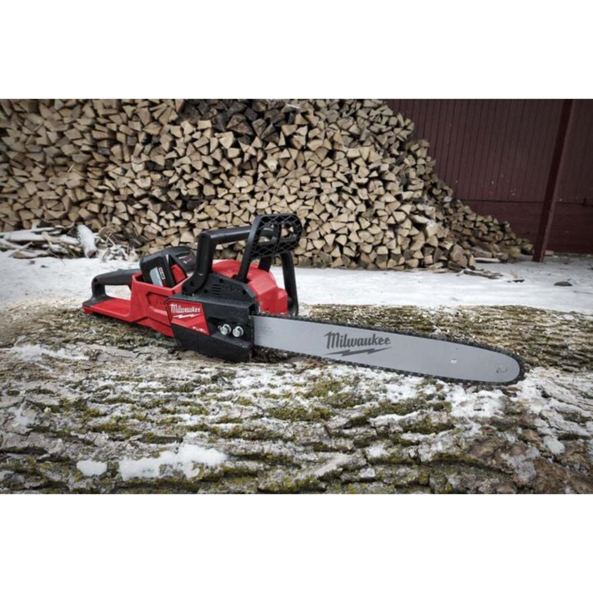 Milwaukee M18 FUEL 16 in. Chainsaw Kit