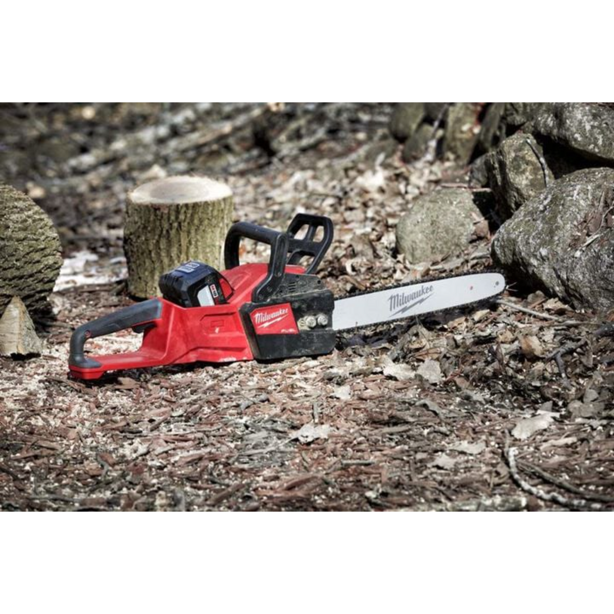 Milwaukee M18 FUEL 16 in. Chainsaw Kit