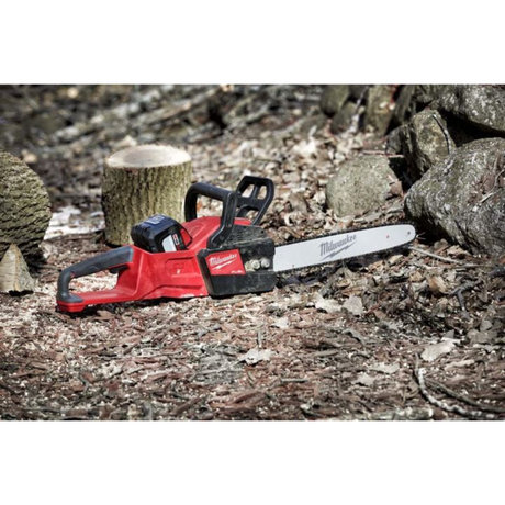 Milwaukee M18 FUEL 16 in. Chainsaw Kit
