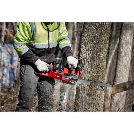 Milwaukee M18 FUEL 16 in. Chainsaw Kit