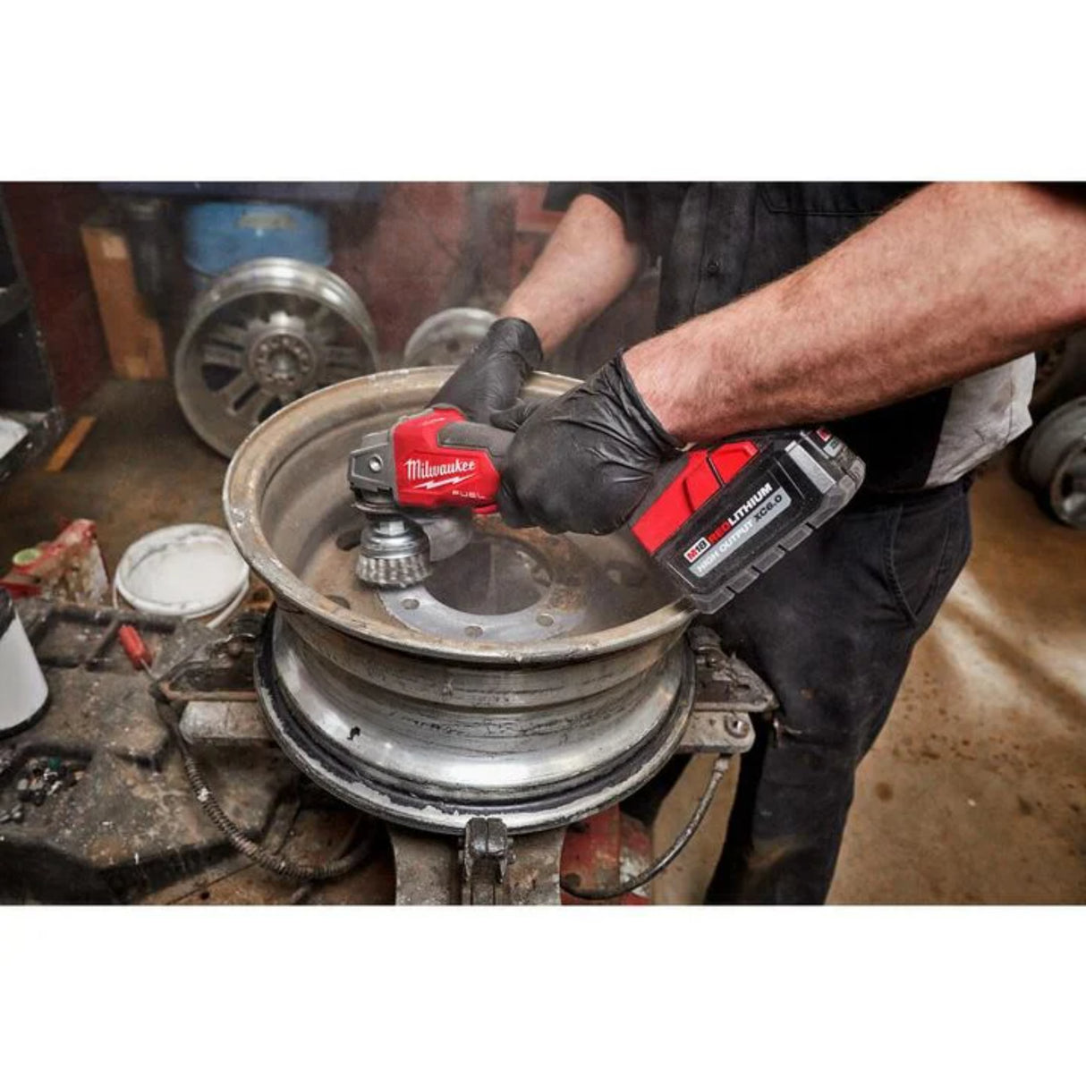 Milwaukee M18 FUEL 4 1/2 In. / 5 In. Variable Speed Braking Grinder with No Lock Paddle Switch (Bare Tool)