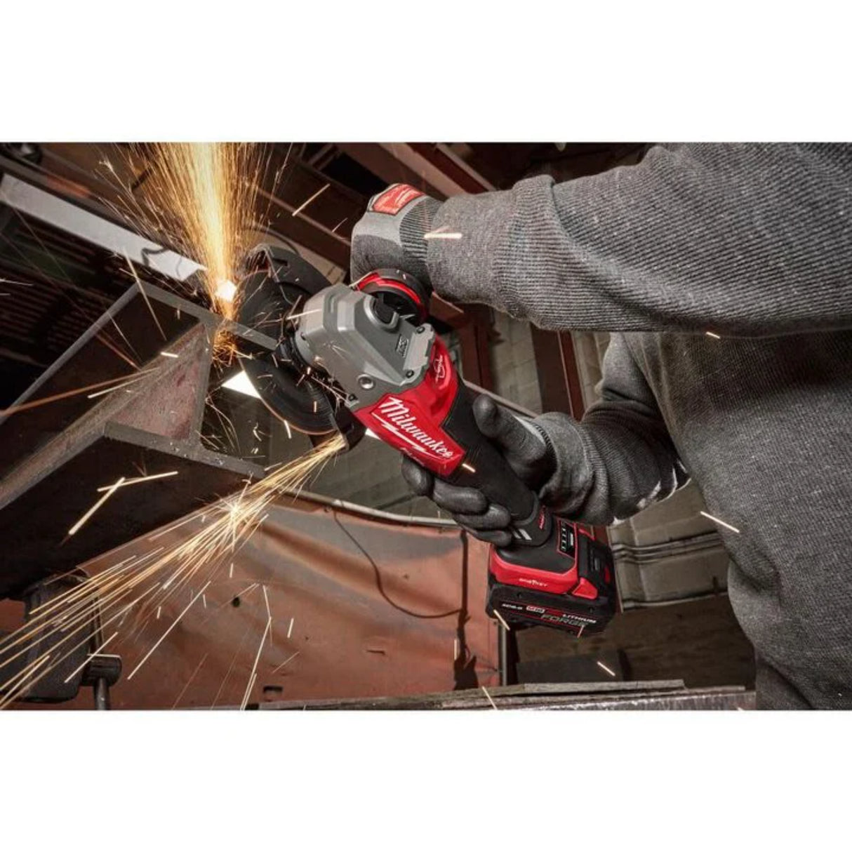 Milwaukee M18 FUEL 4-1/2 Inch-6 Inch Variable Speed Braking Grinder, Paddle Switch with ONE-KEY Kit