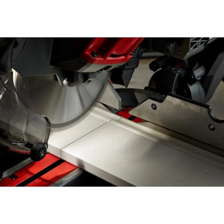 Milwaukee M18 FUEL 7-1/4 in. Dual Bevel Sliding Compound Miter Saw Kit