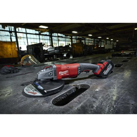 Milwaukee M18 FUEL 7 in. / 9 in. Large Angle Grinder (Bare Tool)