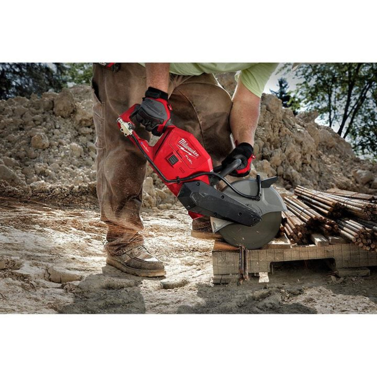 Milwaukee M18 FUEL 9 in. Cut-Off Saw with ONE-KEY Kit