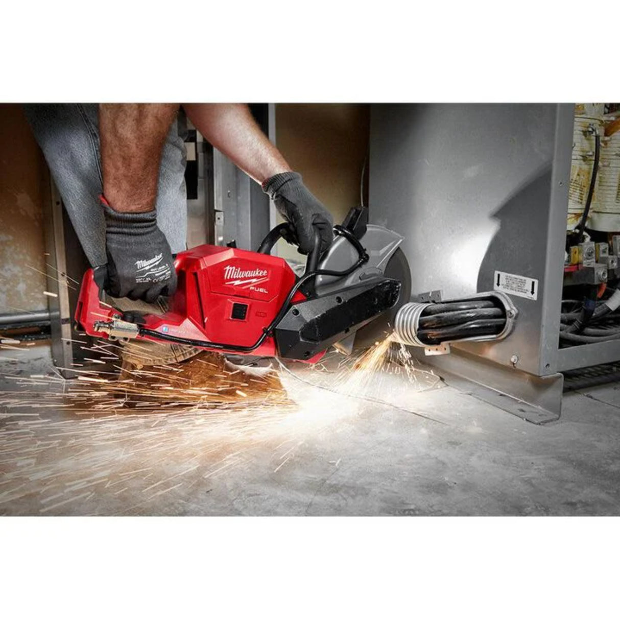 Milwaukee M18 FUEL 9 in. Cut-Off Saw with ONE-KEY Kit