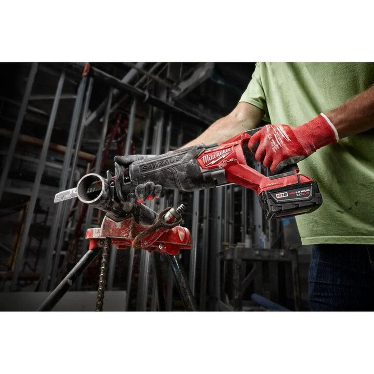 Milwaukee M18 FUEL SAWZALL Reciprocating Saw with ONE-KEY - 2 Battery XC5.0 Kit