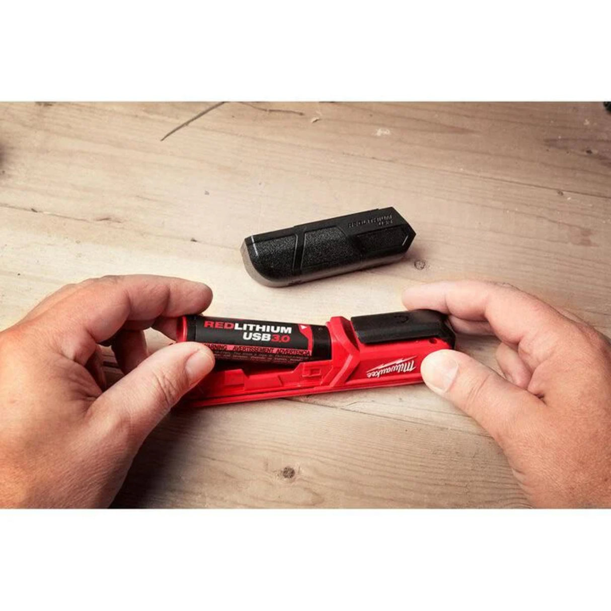 Milwaukee REDLITHIUM USB 4V 3Ah Lithium Ion Power Tool Battery Pack